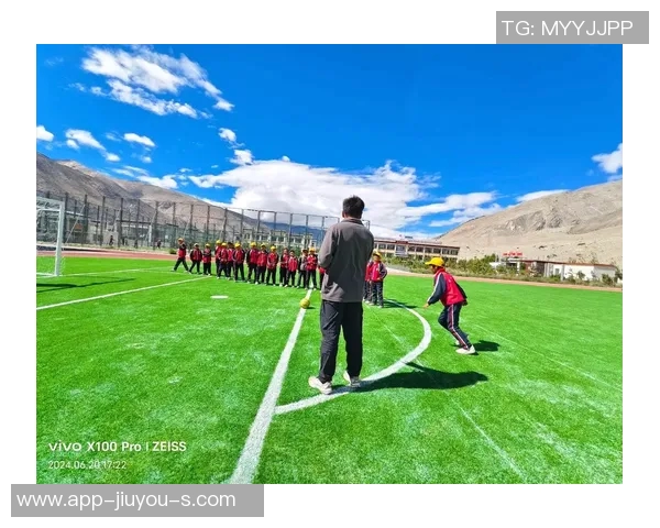 推动足球进校园活动助力青少年健康成长与全面发展